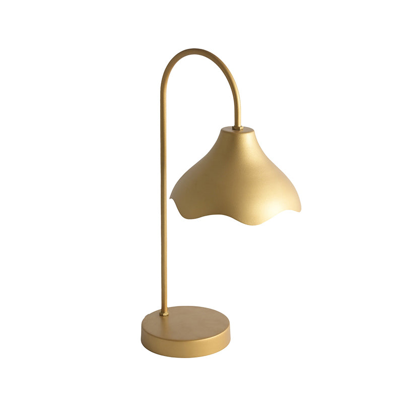 Illoura Metal Table Lamp - Gold media 4