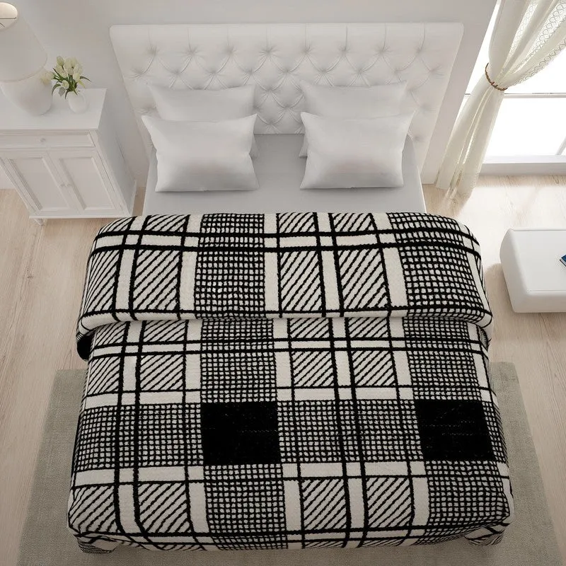 Monte Carlo Monochrome Mosaic Blanket - 800 GSM media 4