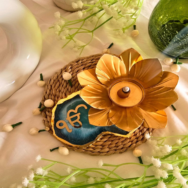 Ishvarae Tea Light Candle Holder - Green