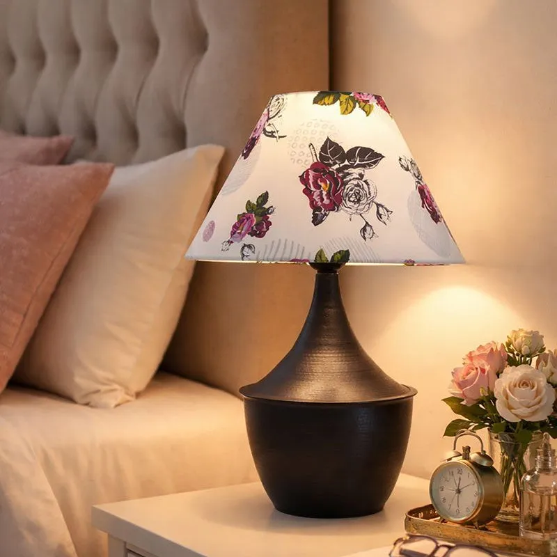 BloomCraft Metal Table Lamp media 1