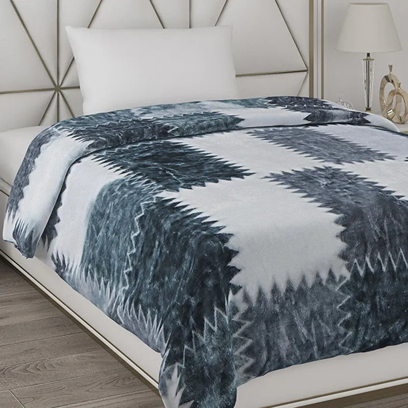 Monte Carlo Grey Mirage Blanket - 550 GSM media 4