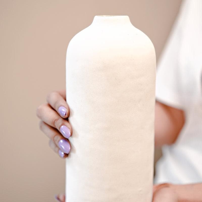 Mesora Vase - White media 3