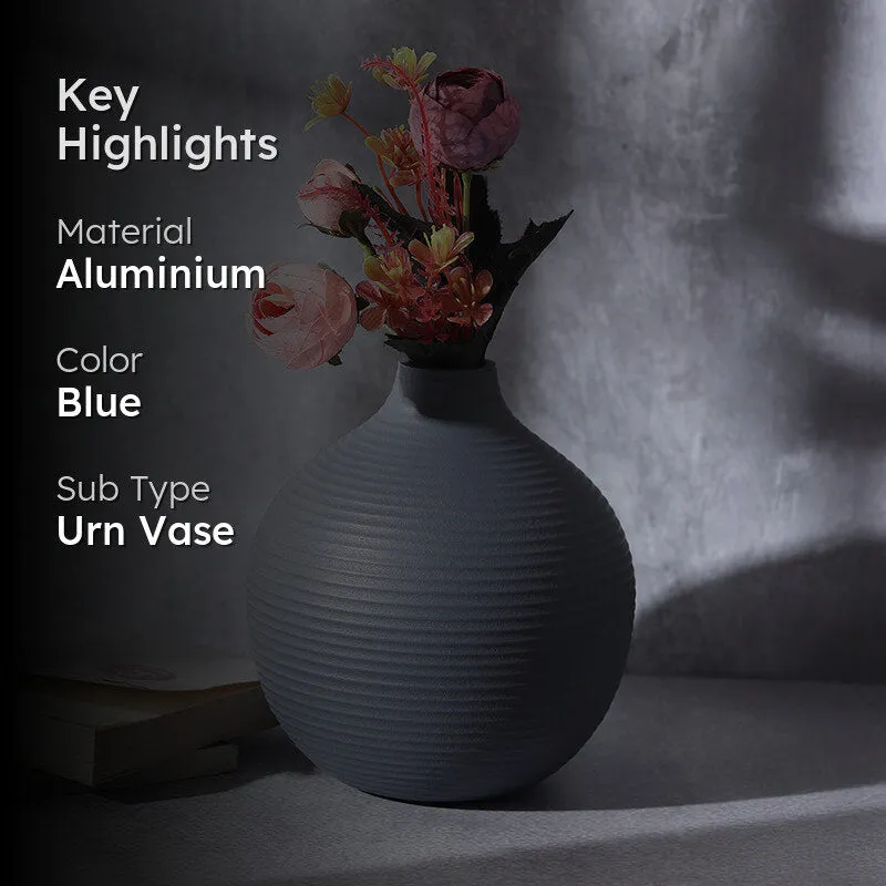 Vesare Curve Aluminium Vase - Blue media 2