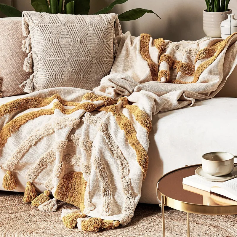 Tuft Arc Tufted Cotton Throw media 1