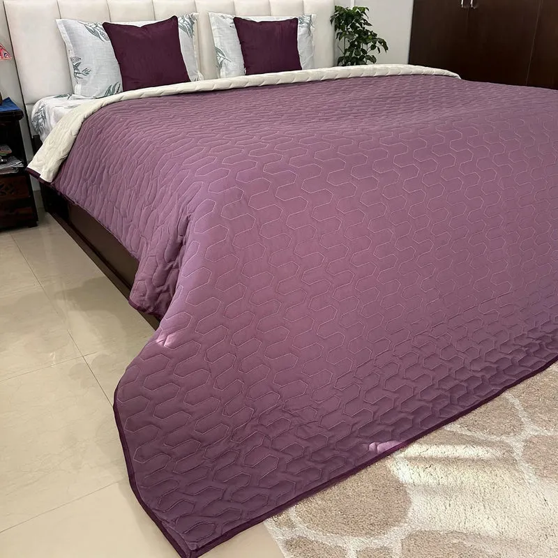 Urban Space Quilted Reversible Comforter (Plum, Pearl) - 200 GSM media 1