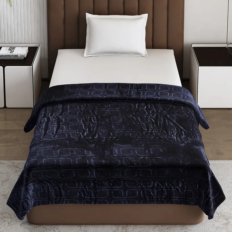Monte Carlo Warmora Geometric Print Polyester Blanket (Dark Blue) - 210 GSM media 3