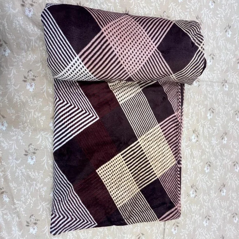 LineaGrid Wool Blankets - 210 GSM media 6