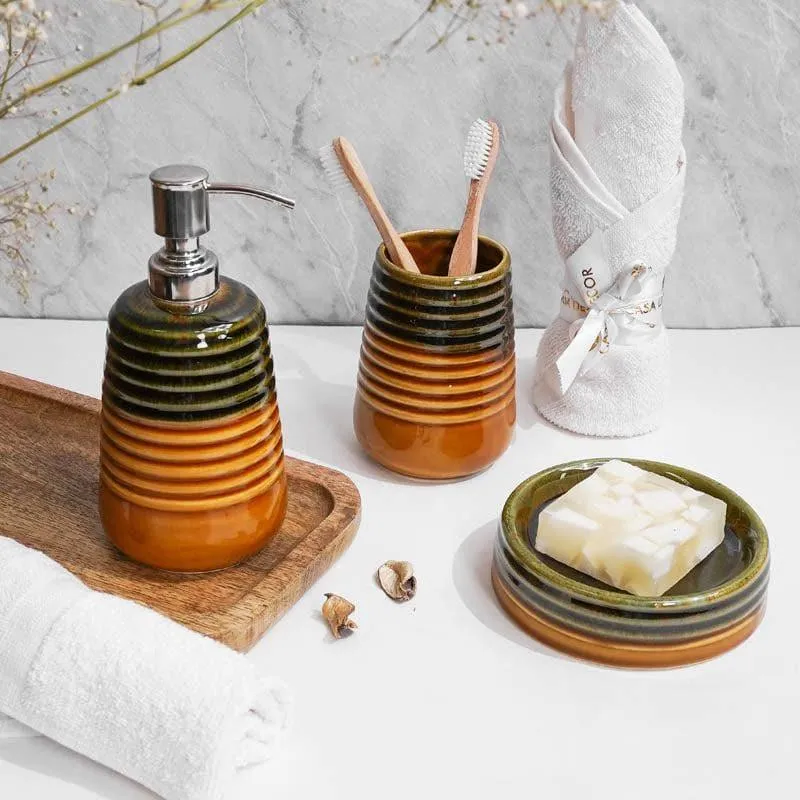 Saylor Bathroom Set media 1