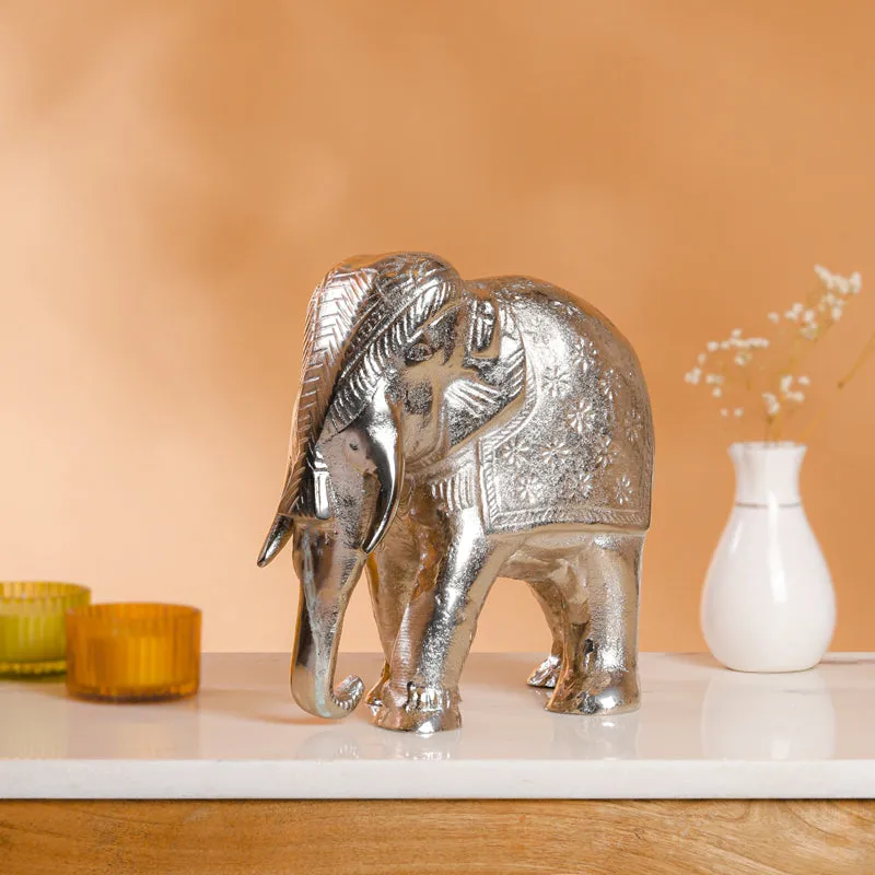Elephant Gait Showpiece media 6