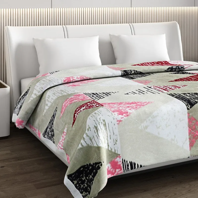 Monte Carlo Geometric Dreams Blanket - 1000 GSM media 4