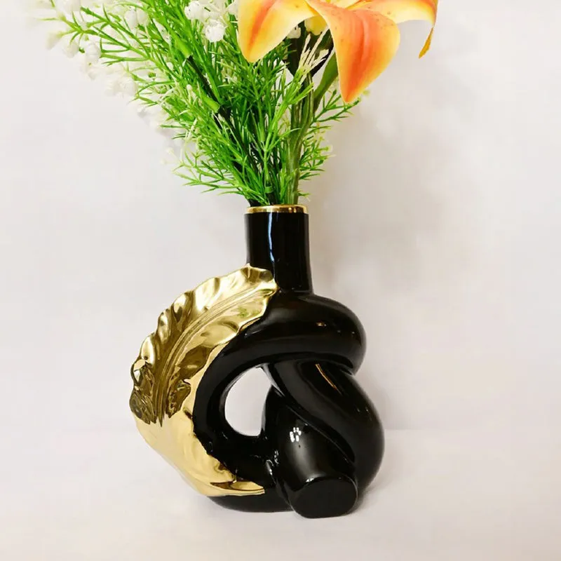 Elvion Modern Sculpted Art Vase - Black media 4