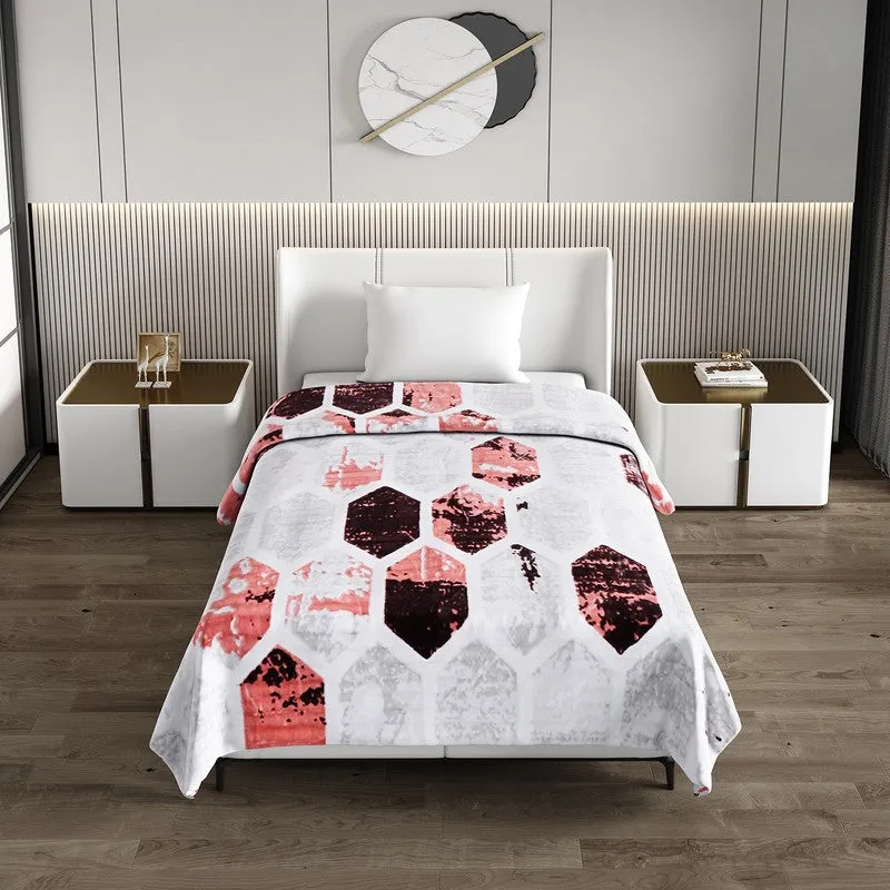 Monte Carlo Crimson Cascade Blanket - 950 GSM media 3