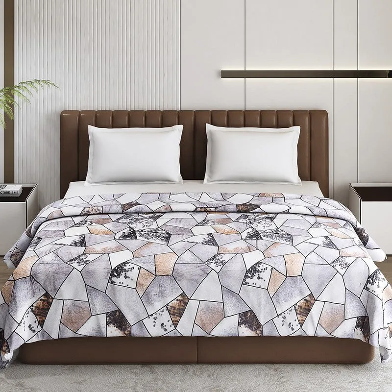 Monte Carlo Artesio Geometric Print Polyester Blanket (Multicolor) - 300 GSM media 4