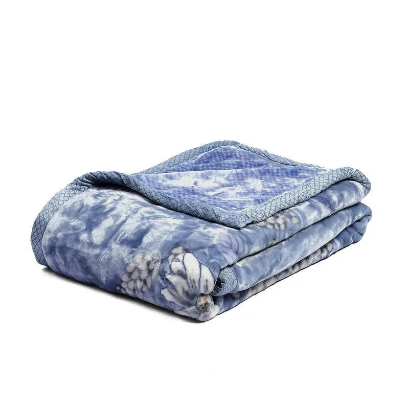 Monte Carlo Serene Land Blanket - 850 GSM media 6