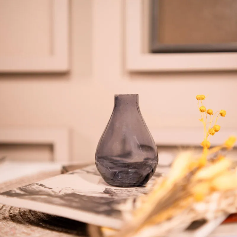 Elegant Black Glass Vase with Dried Flowers media 4