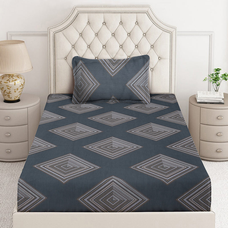 Quad Quest Geometric Bedsheet - 130 GSM media 3