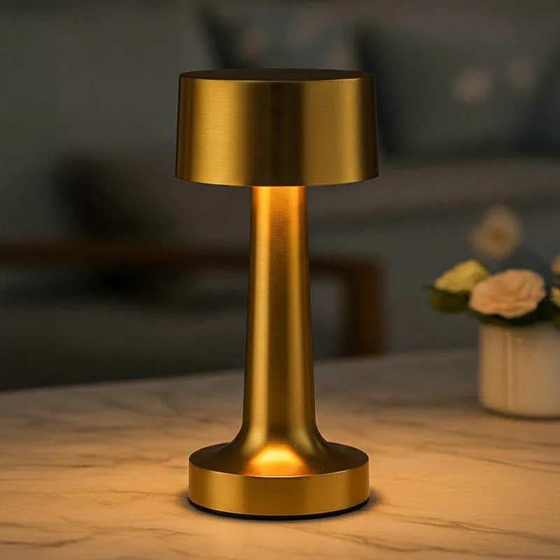 BrillianceFlex Metal Table Lamp - Gold media 1