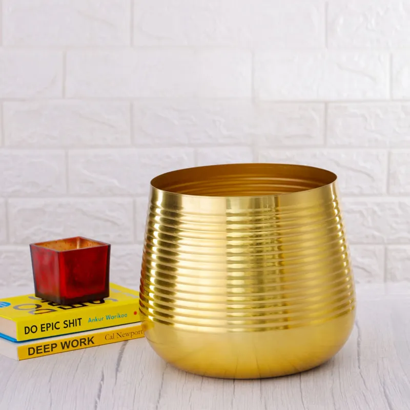 Auric Metal Golden Ribbed Planter media 4