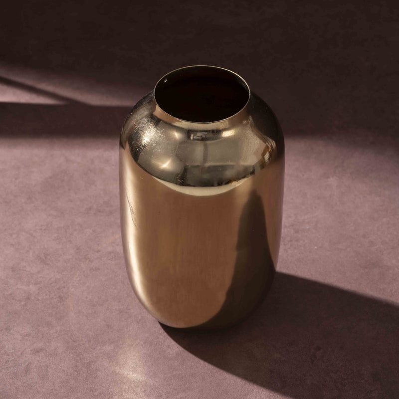 Luxera Iron Vase media 4
