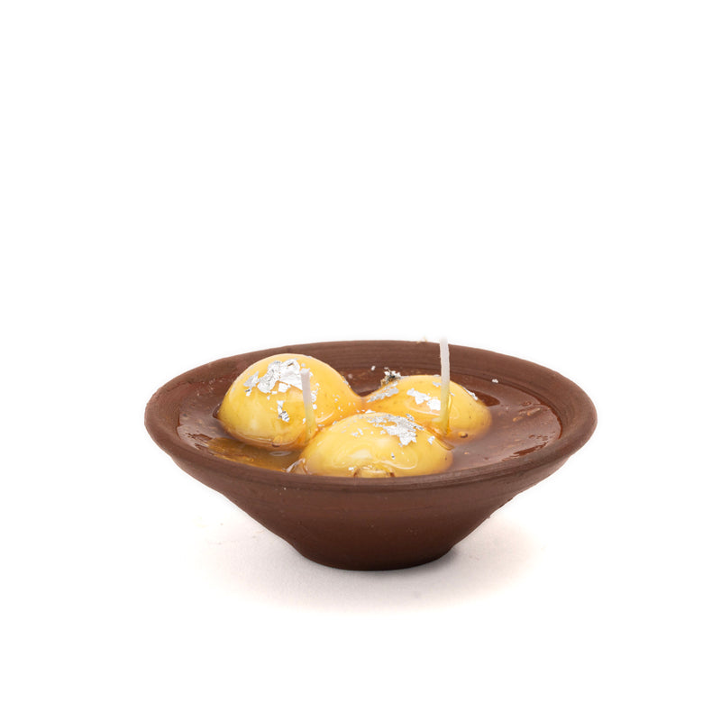 Melt In The Mouth Rasgulla Scented Candle - Vanilla, Cinnamon, Rose media 5