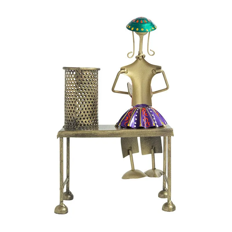 Rural Lady Stationary Stand media 7
