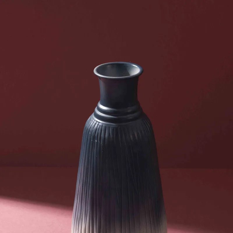 Breeze Metal Vase media 4