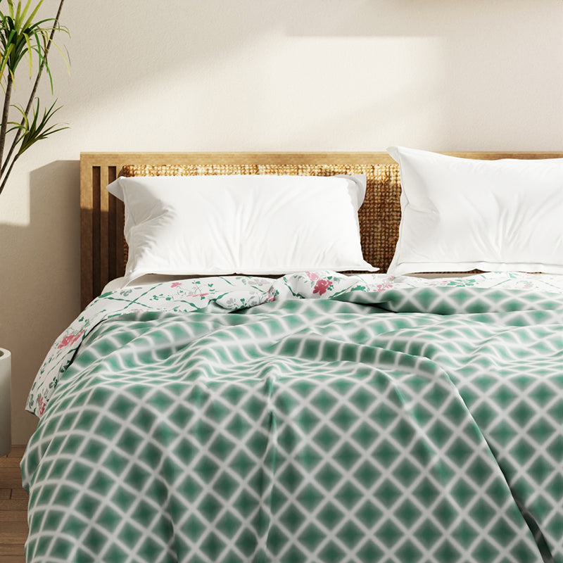 Galahad Reversible Geometric Comforter (Green) - 120 GSM media 3