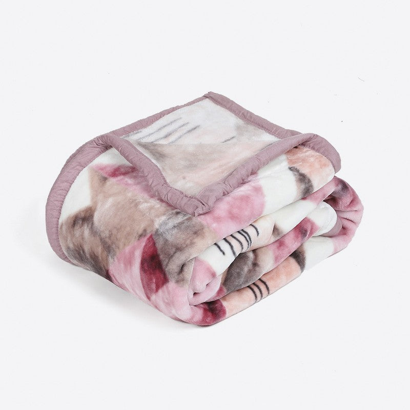 Monte Carlo Blush Dreams Blanket - 625 GSM media 5