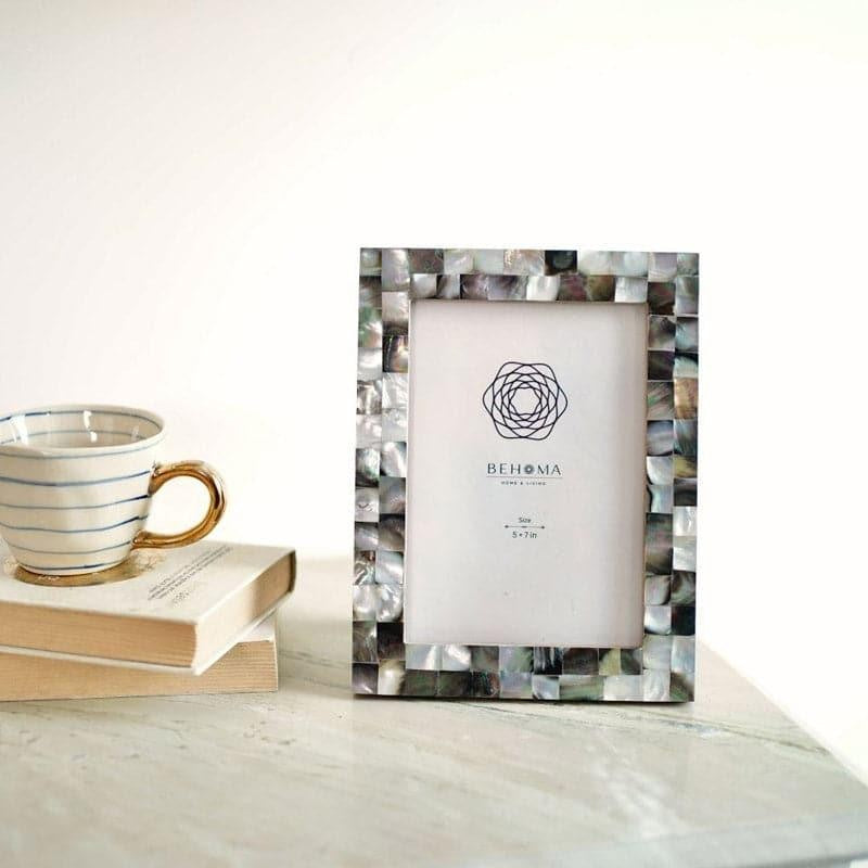 Plexi Glass · Pearl