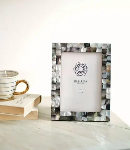 Plexi Glass · Pearl