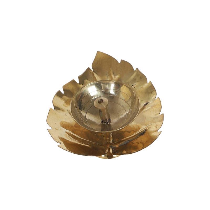 Ethnic Golden Patha Diya media 3