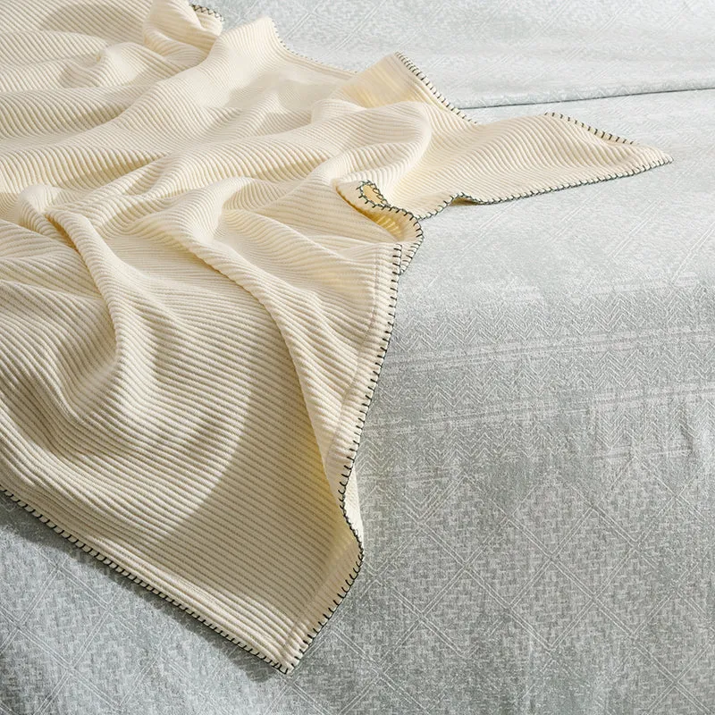 Wovelle Throw - Beige & Moss Green media 3