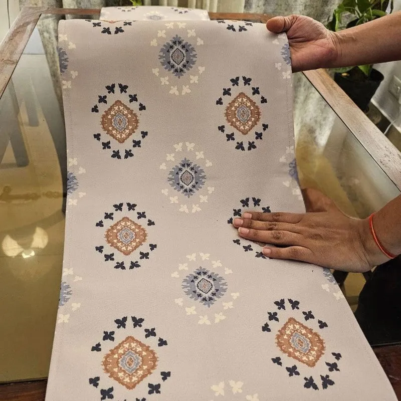 Vastraa Table Runner media 6