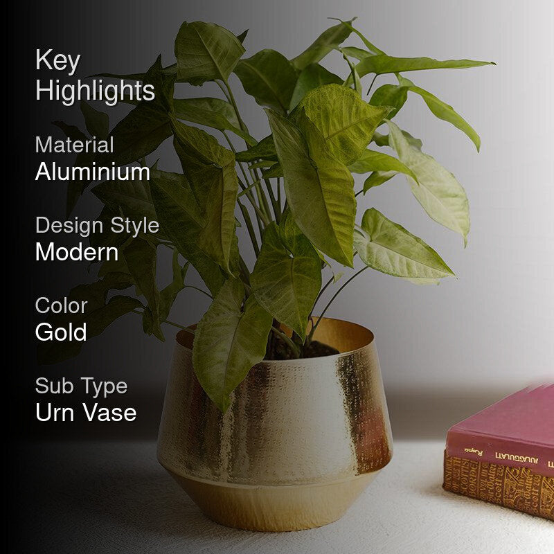 Story Metal Vase media 2