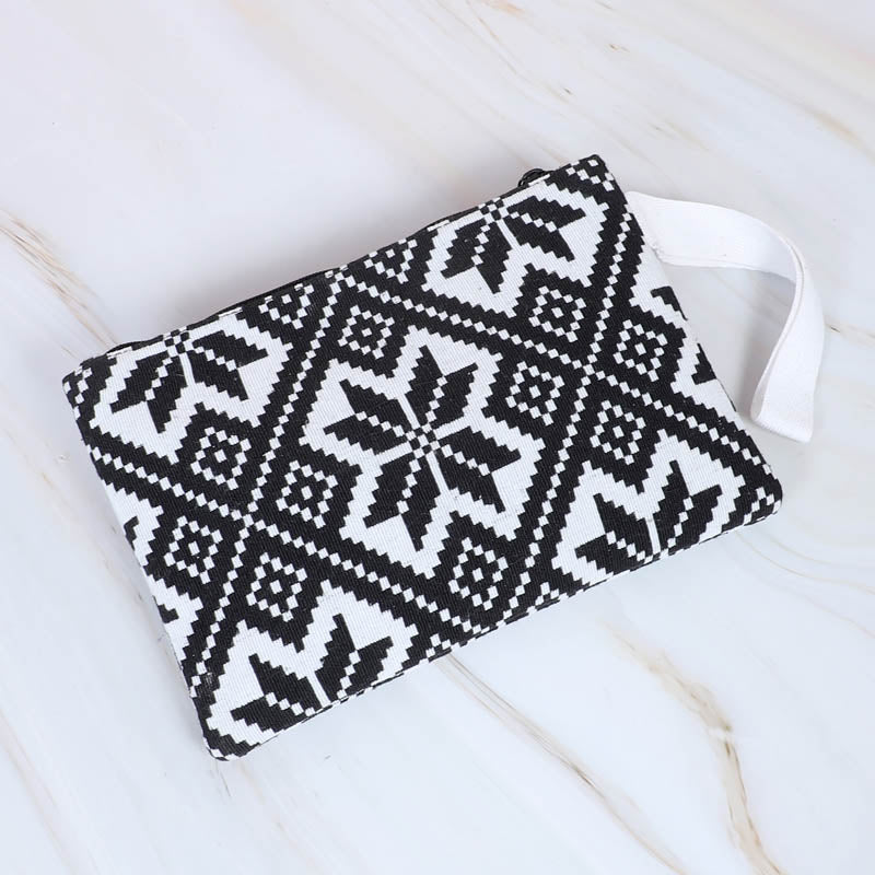 Aion Cotton Pouch media 5