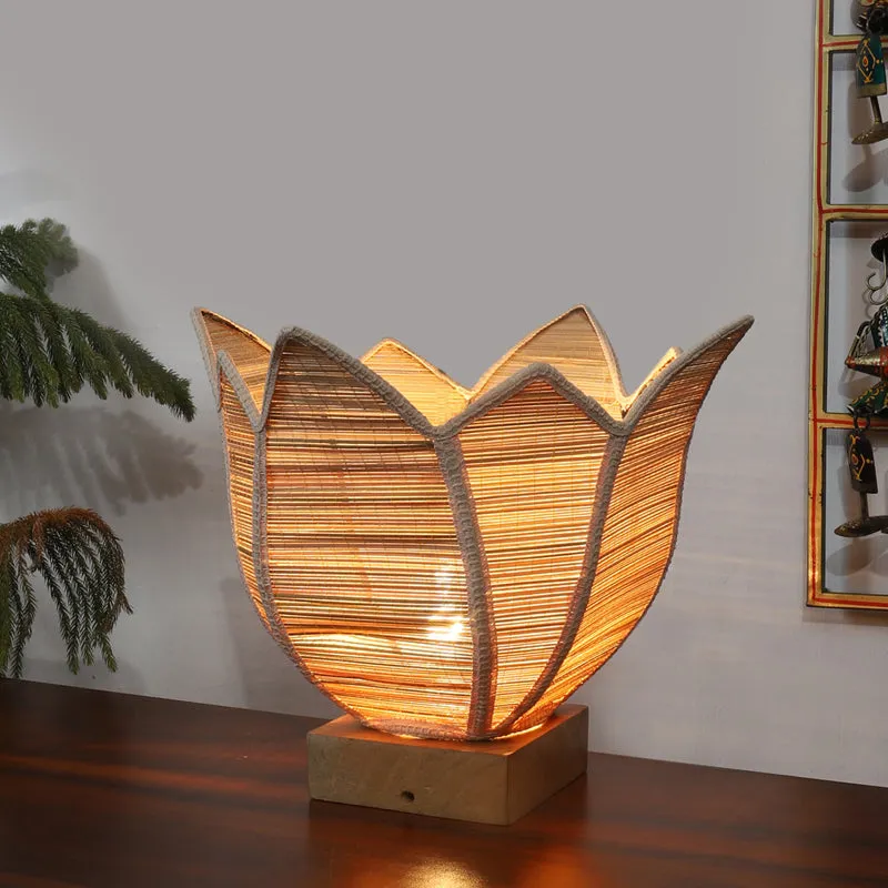 Ambrya Bamboo Petal Edge Table Lamp - Beige media 2