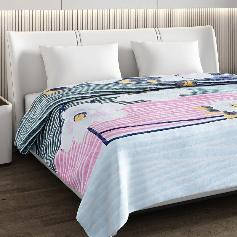 Monte Carlo Dreamscape Snuggle Blanket - 900 GSM media 4