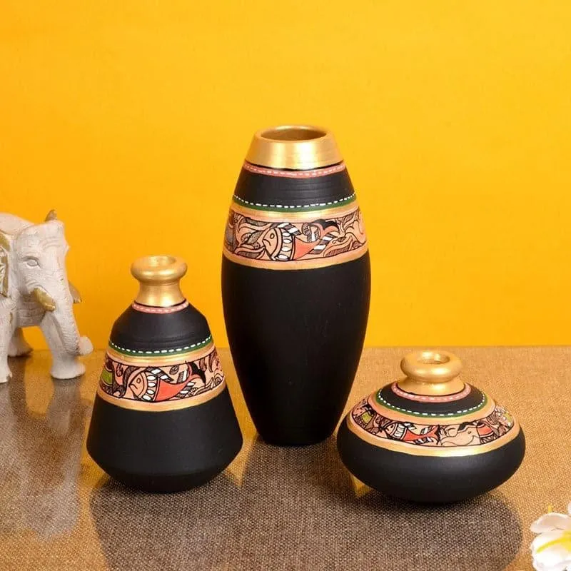 Poshell Tribal Terracotta Vase - Set Of Three media 4