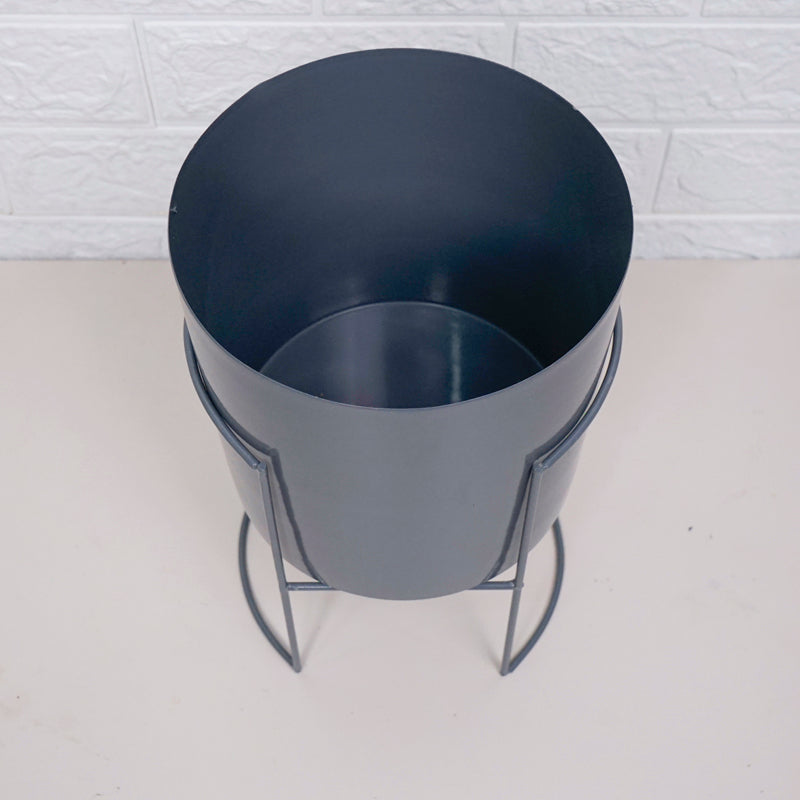 Plantrix Metal Planter With Stand - Grey media 4
