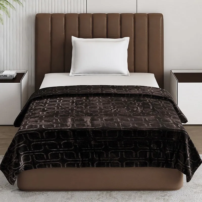 Monte Carlo Warmora Geometric Print Polyester Blanket (Coffee) - 210 GSM media 4
