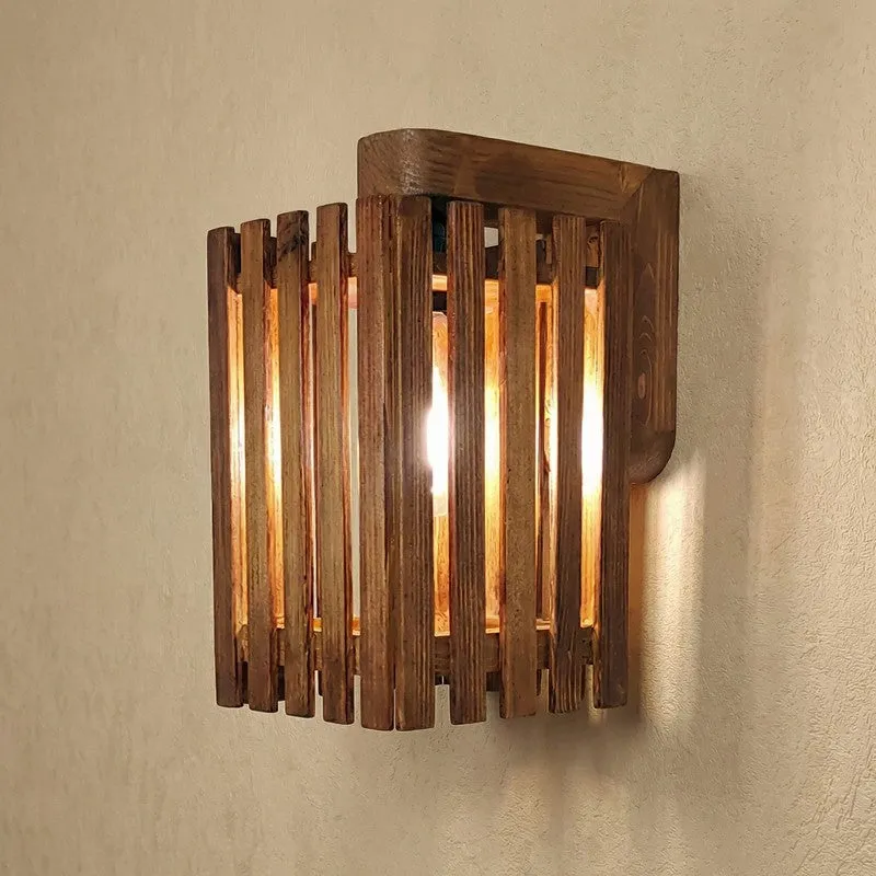 Nymphe Wooden Wall Lamp media 5
