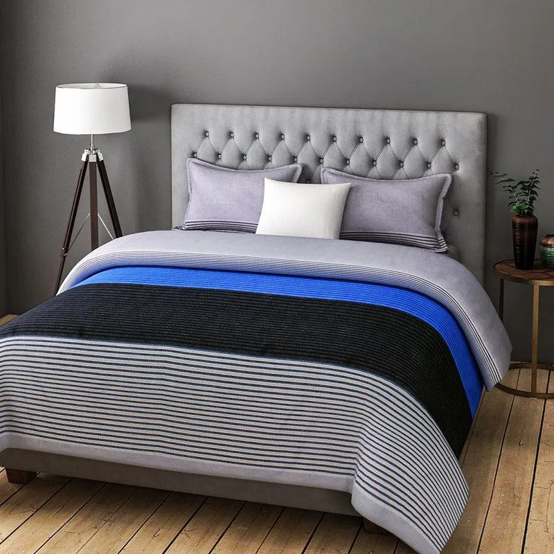 Stripe Wonder Printed Microfiber Bedsheet Old - 130 GSM media 1