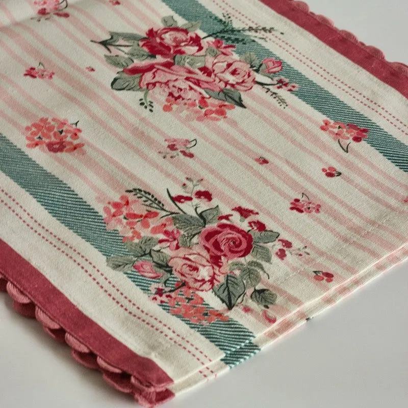 DineTrail Elegant Table Runner media 5