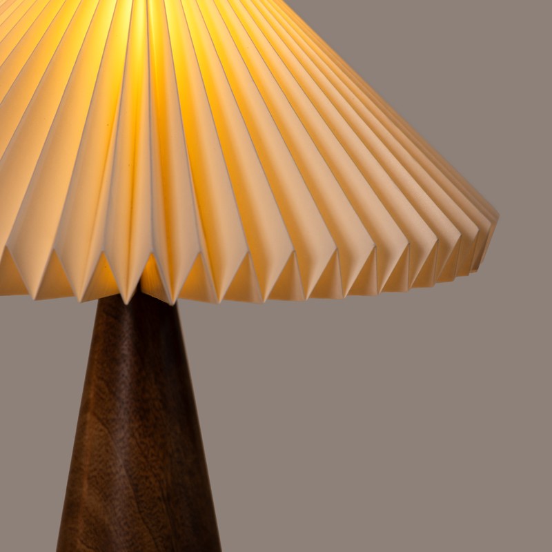 Fig Living Ballet Table Lamp - White,Brown media 7