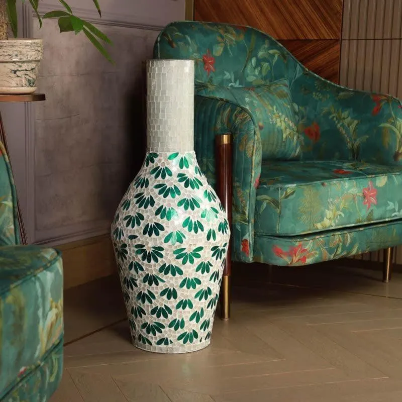 Evander Metal Floor Floor Vase media 1