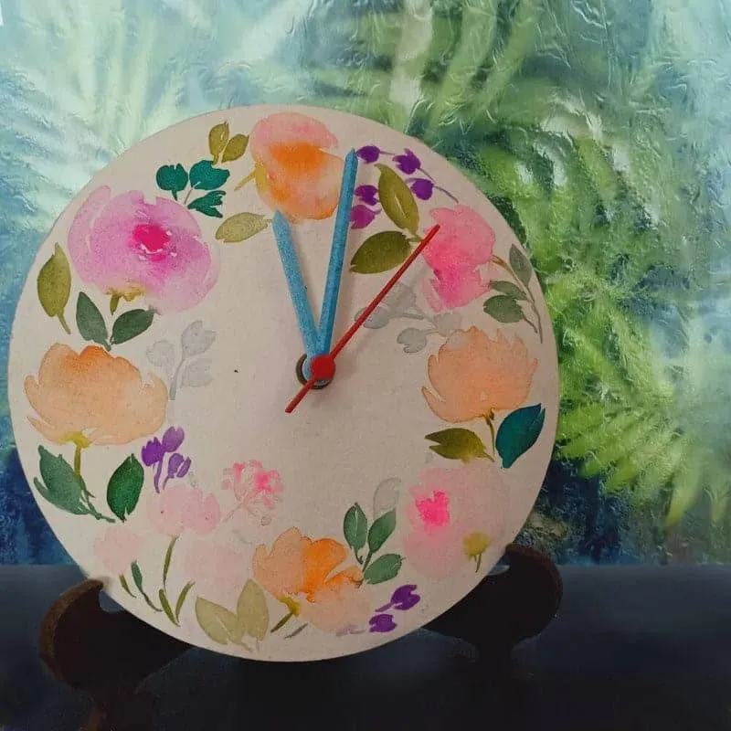 Frispa Bouquet Handpainted Table Clock media 1