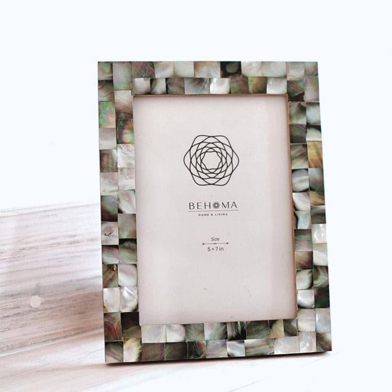 Pearl Perfect Table Photo Frame - Black media 3