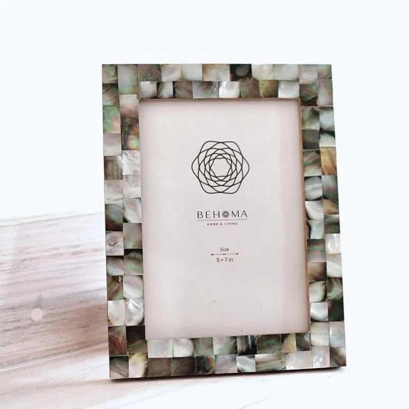 Pearl Perfect Table Photo Frame - Black media 3