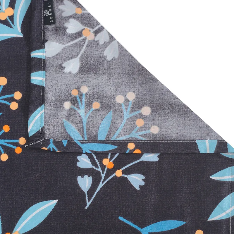 Grylla Table Cover media 6