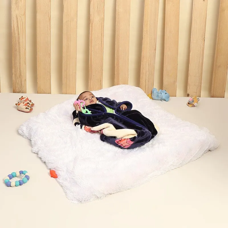Monte Carlo Cloud Dreams Blanket - 553 GSM media 1